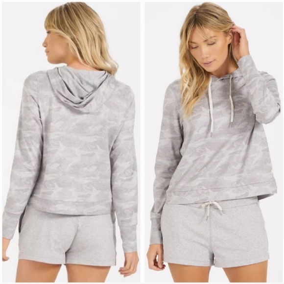 Vuori Tops - Vuori Halo Hoodie in Camo